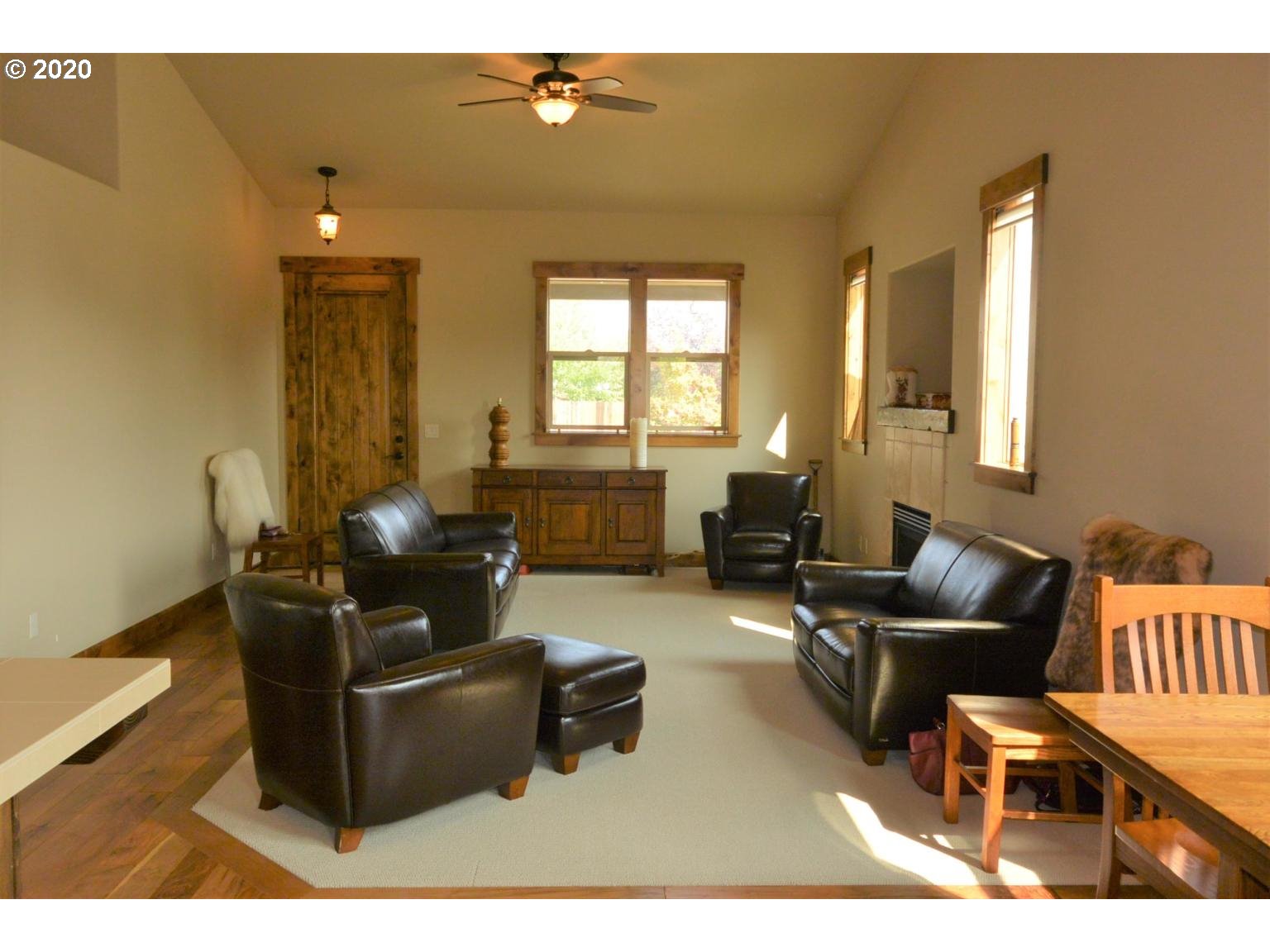 20761 Kilbourne Loop Bend, OR 97701 - Photo 8 of 11 Gallery Image 8