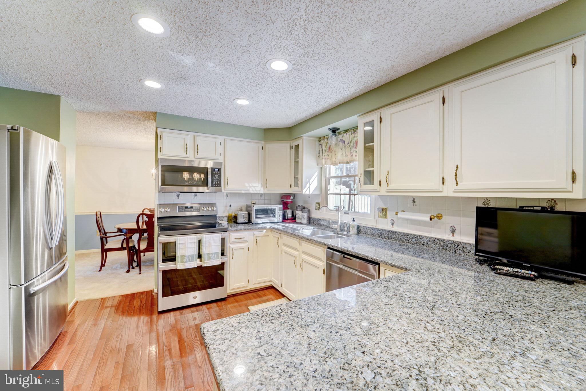 15805 Bond Mill Road Laurel, MD 20707 - Photo 8 of 36 Updated Appliances