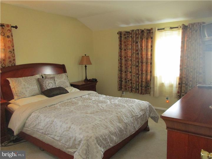 12 Langdon Road Burlington, NJ 08016 - Photo 14 of 18 Bedroom 2