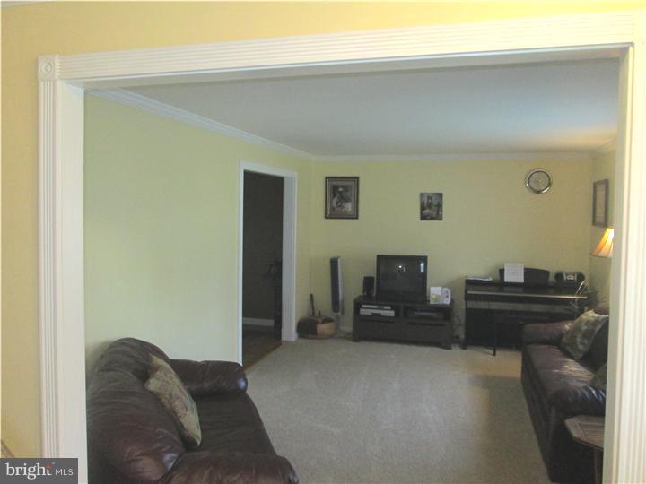 12 Langdon Road Burlington, NJ 08016 - Photo 7 of 18 Living Room