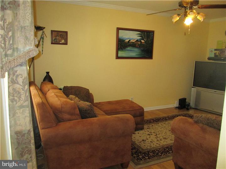 12 Langdon Road Burlington, NJ 08016 - Photo 9 of 18 Family Room