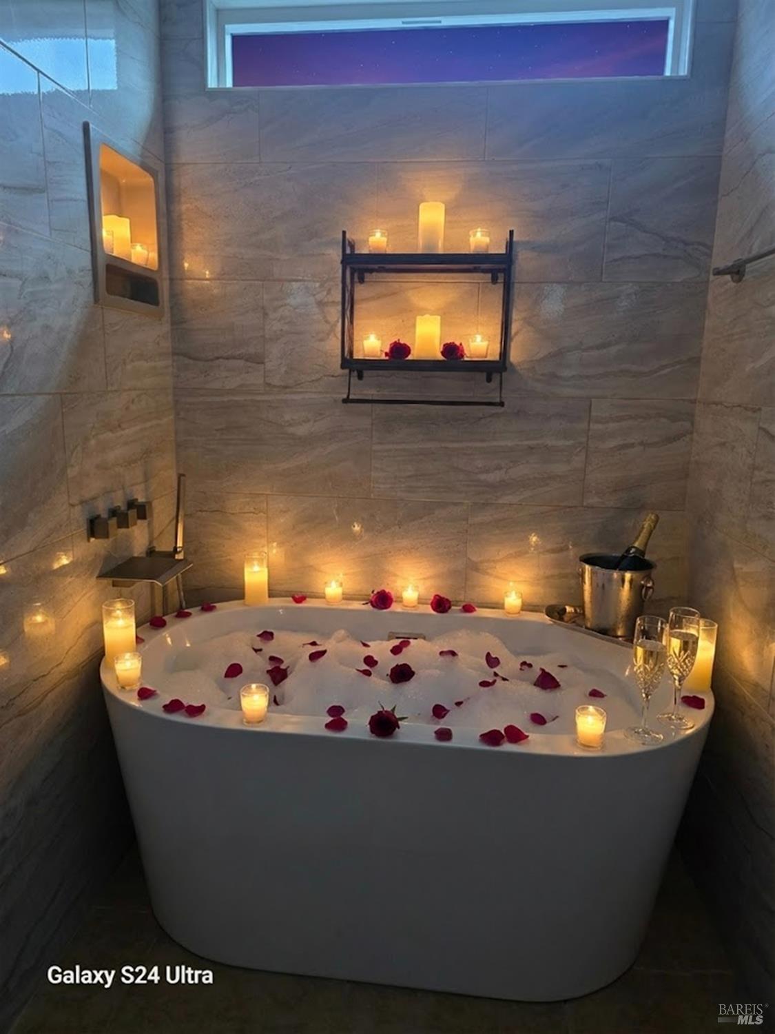 319 Birch Ridge Drive Rio Vista, CA 94571 - Photo 28 of 28 a view of a tub in kitchen