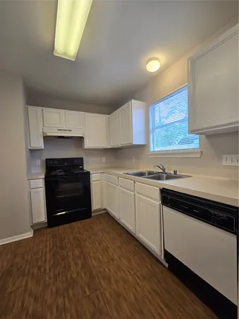$1,350 | 16022 Old River Road, Channelview, TX 77530
