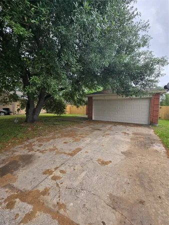$1,350 | 16022 Old River Road, Channelview, TX 77530
