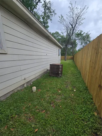 $1,350 | 16022 Old River Road, Channelview, TX 77530