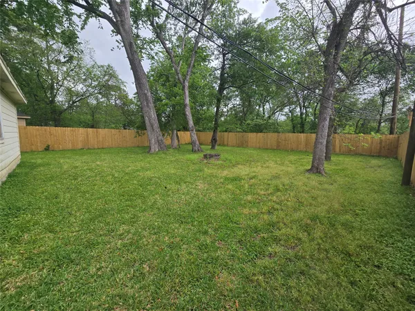 $1,350 | 16022 Old River Road, Channelview, TX 77530