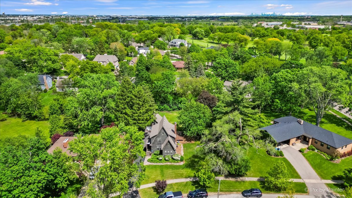 335 Arlington Road Itasca, IL 60143 - Photo 26 of 36 a view of houses with yard