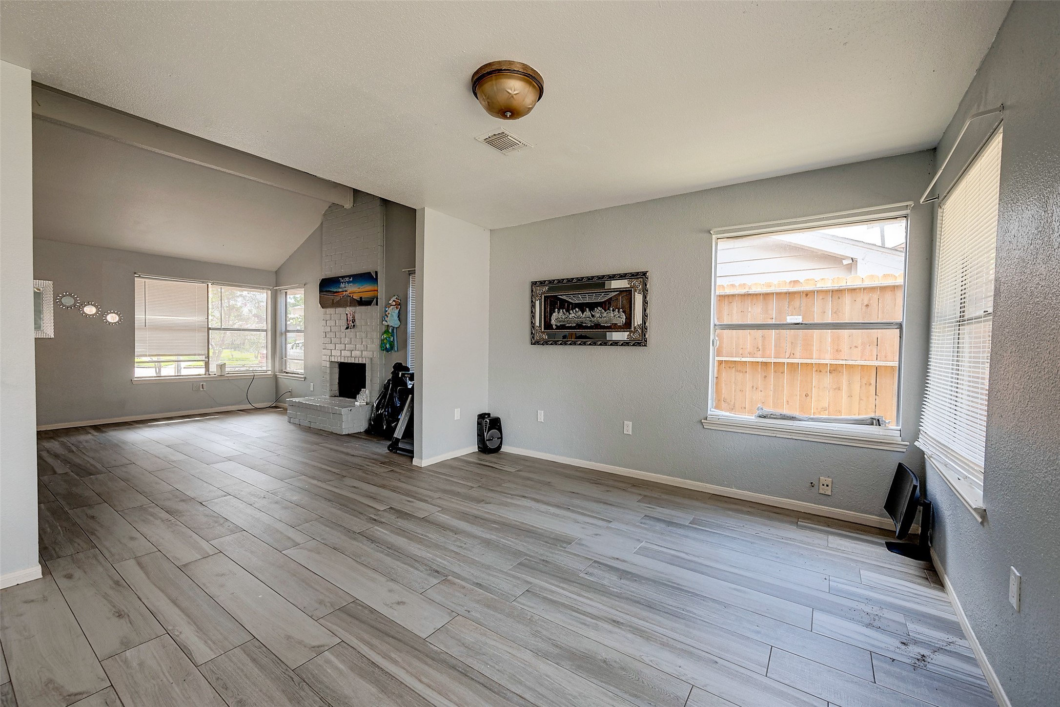 2226 Gray Hawk Lane Katy, TX 77449 - Photo 7 of 16 an empty room with windows and closet