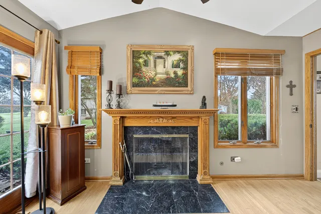 $809,000 | 1404 Amy Lane, Libertyville, IL 60048