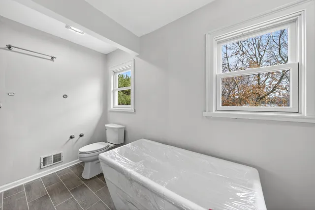 $809,000 | 1404 Amy Lane, Libertyville, IL 60048