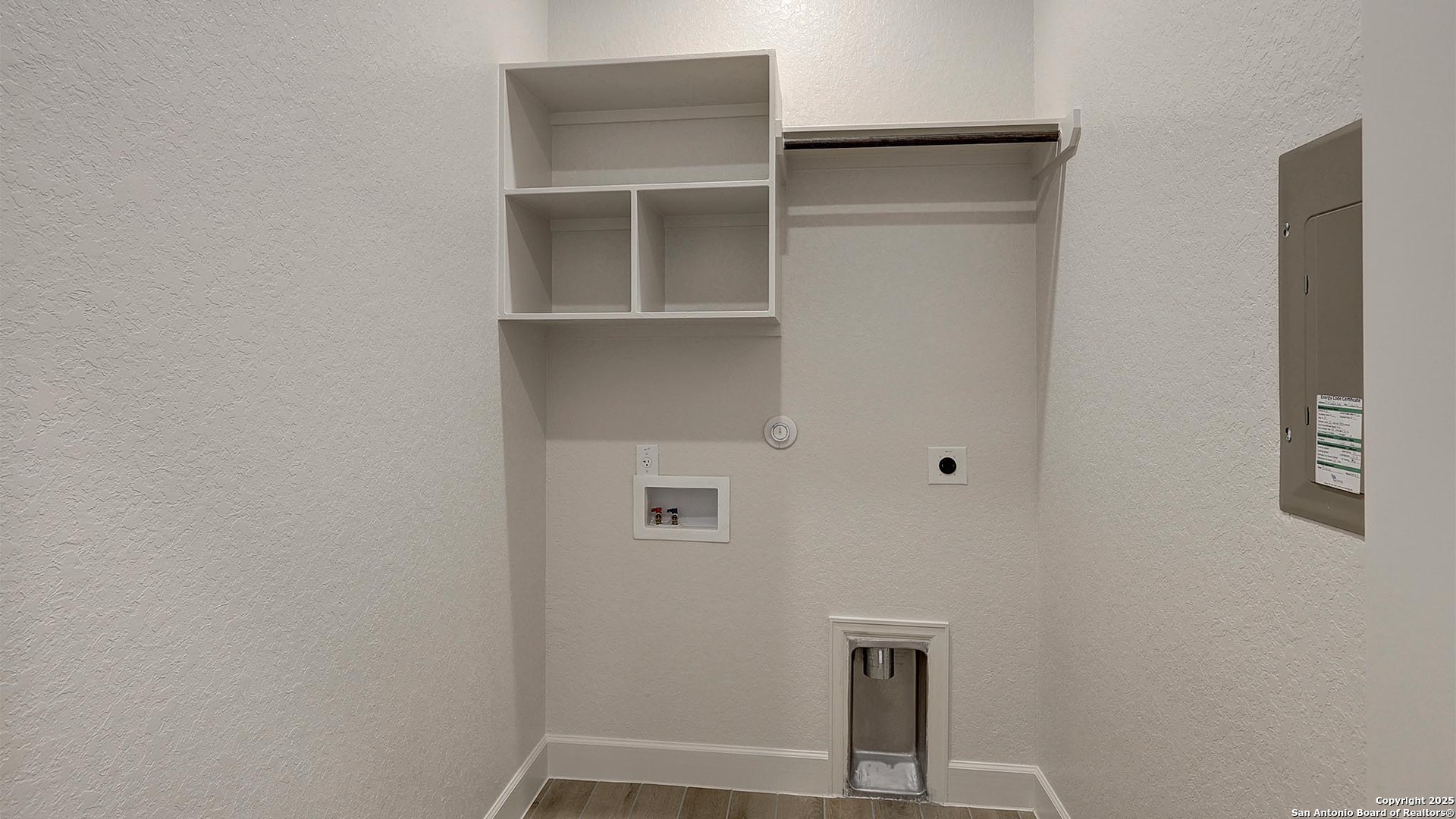 574 White Oak Castroville, TX 78009 - Photo 13 of 38