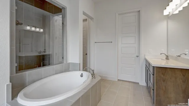 $449,900 | 574 White Oak, Castroville, TX 78009