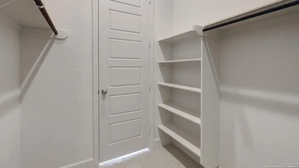 $424,900 | 574 White Oak, Castroville, TX 78009