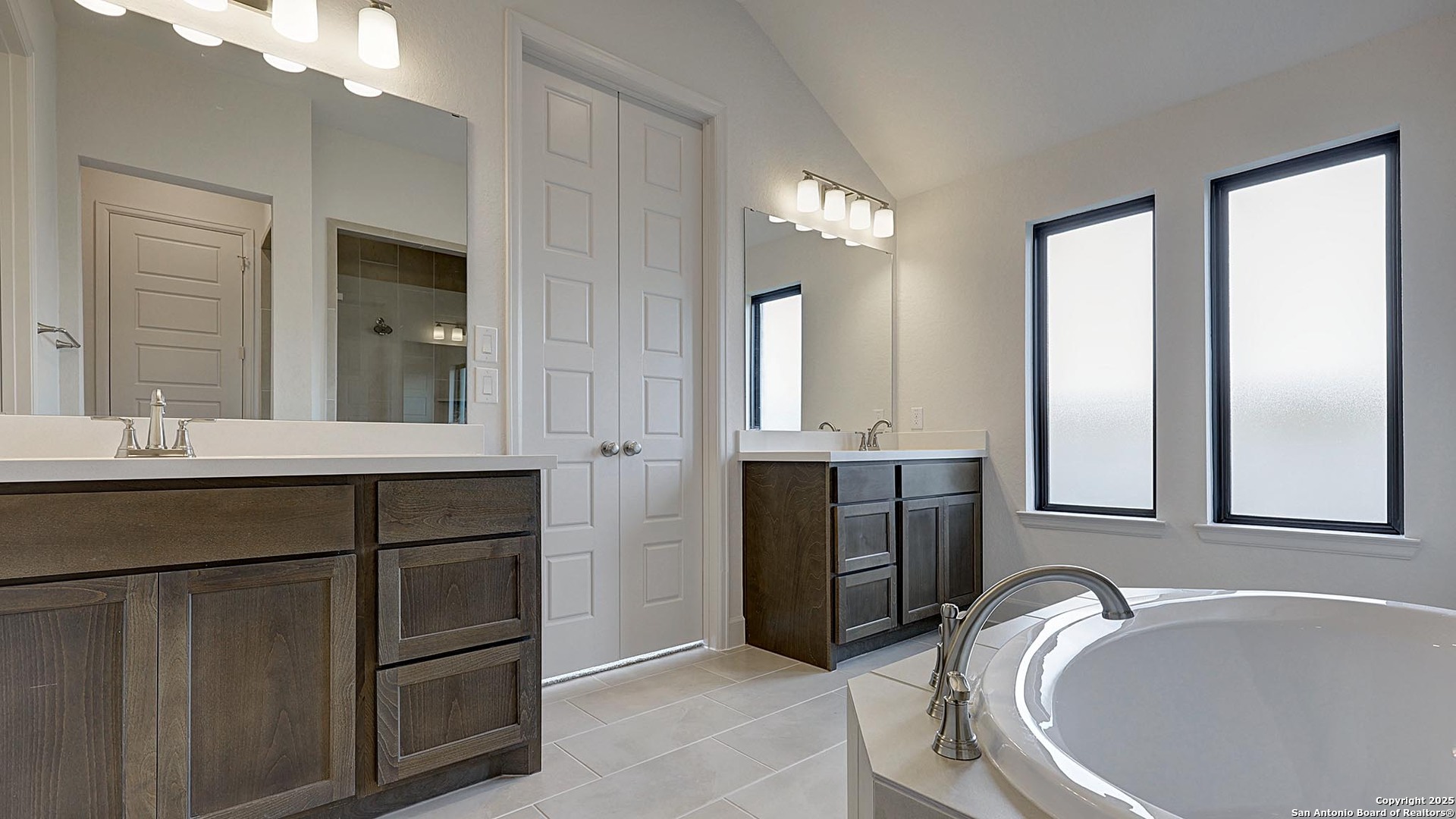 574 White Oak Castroville, TX 78009 - Photo 19 of 38