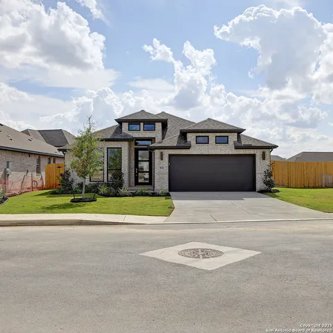 $449,900 | 574 White Oak, Castroville, TX 78009