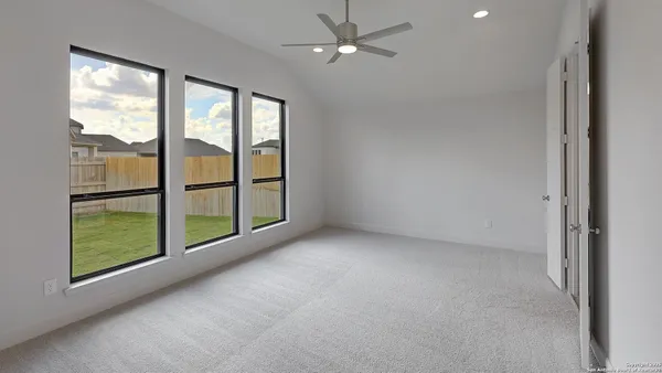 $424,900 | 574 White Oak, Castroville, TX 78009