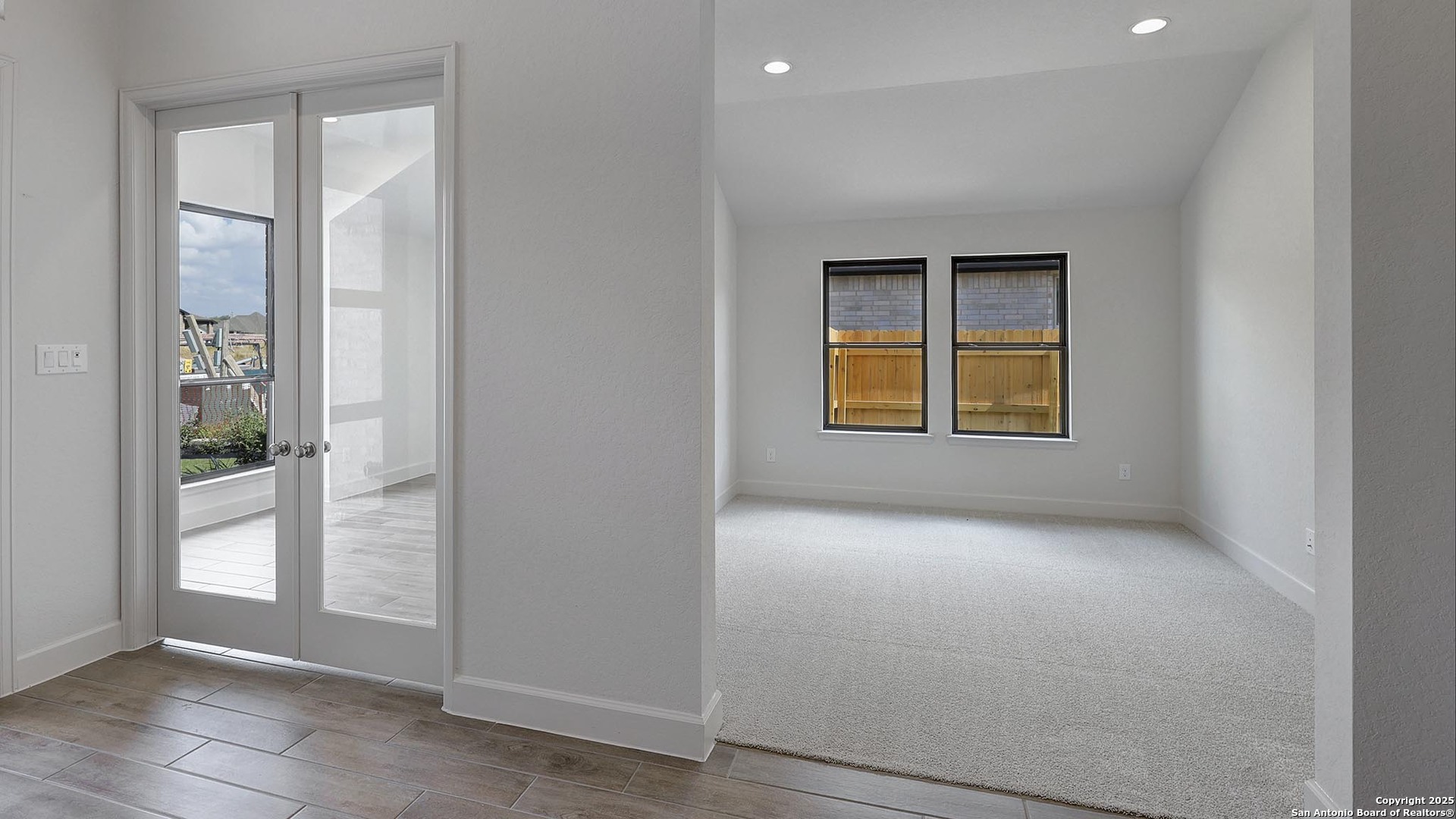 574 White Oak Castroville, TX 78009 - Photo 8 of 38