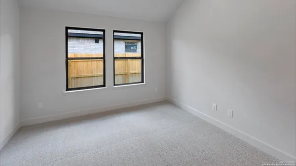 $424,900 | 574 White Oak, Castroville, TX 78009