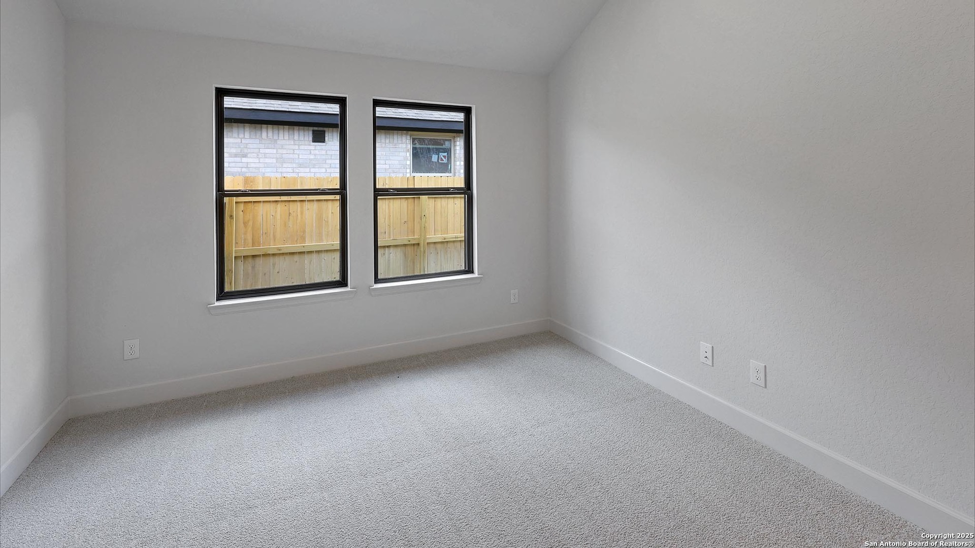 574 White Oak Castroville, TX 78009 - Photo 9 of 38