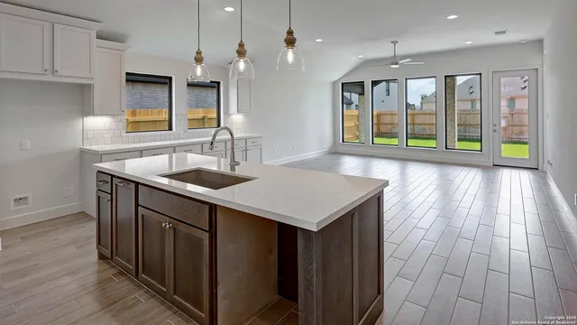 $449,900 | 574 White Oak, Castroville, TX 78009