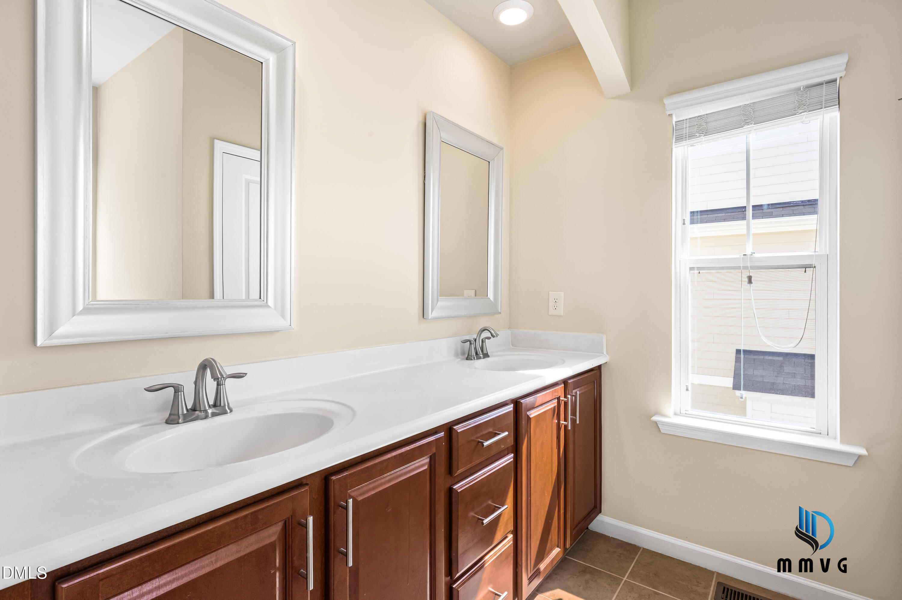 701 Edgewater Ridge Court Apex, NC 27523 - Photo 31 of 39 27_dsc_6411