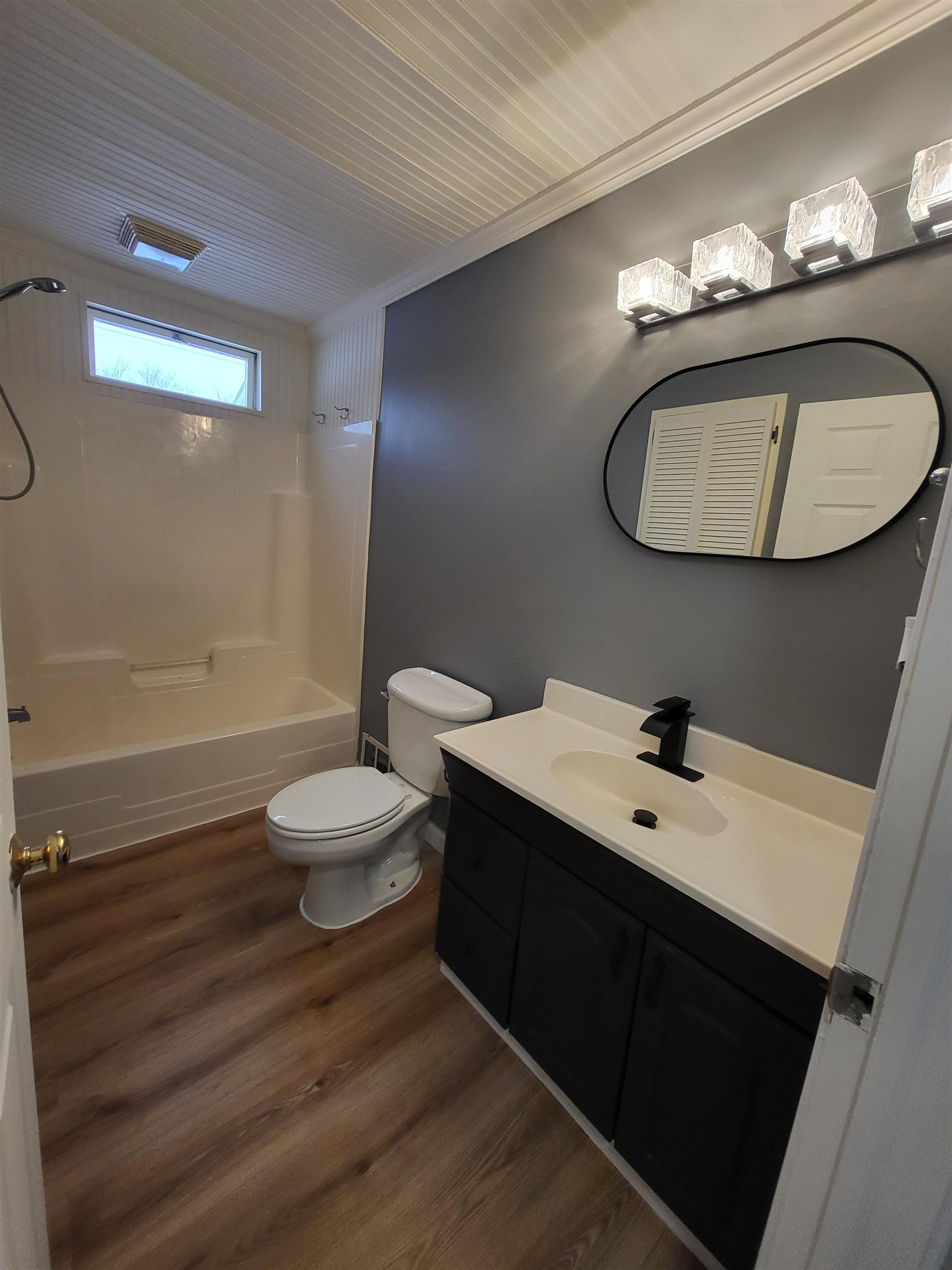 4110 Risedorph Street Burton, MI 48509 - Photo 15 of 39 50163797-43943d15-ab59-4663-adc3-c38831bb1215.JPG