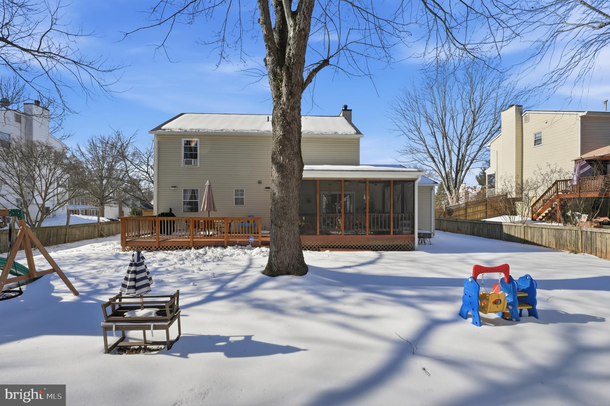 13709 Palm Road Woodbridge, VA 22193 - Photo 34 of 34 Charming winter retreat with playful touches.