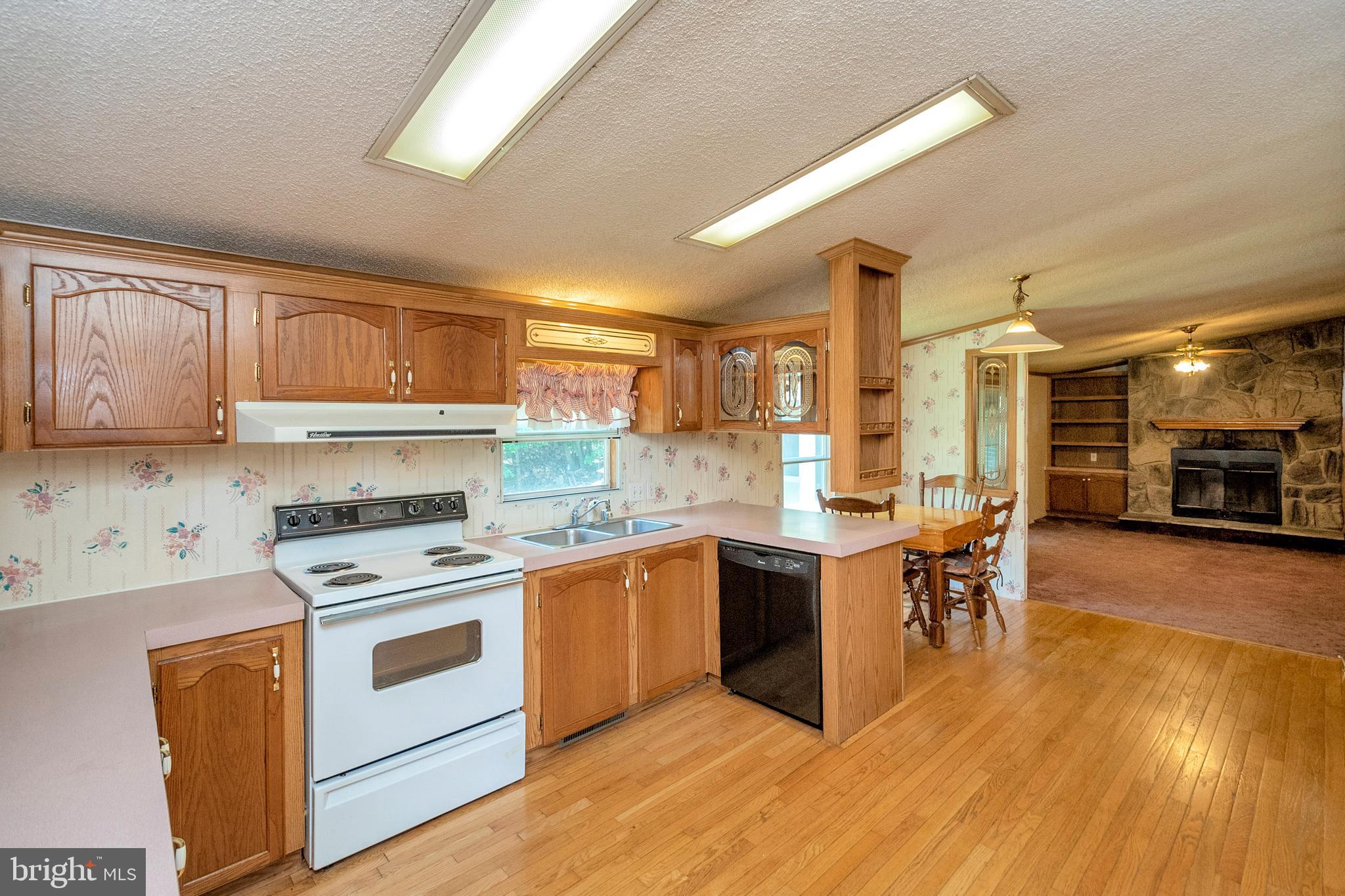 34076 Ridge View Drive Locust Grove, VA 22508 - Photo 9 of 27 Kitchen opens to a 2nd living area