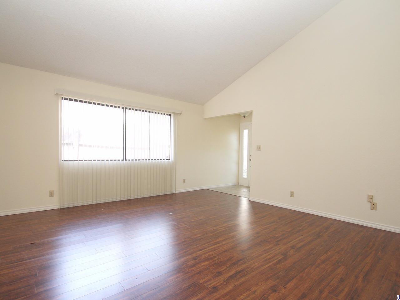 7631 Memory Drive Tujunga, CA 91042 - Photo 6 of 28 Gallery Image 6