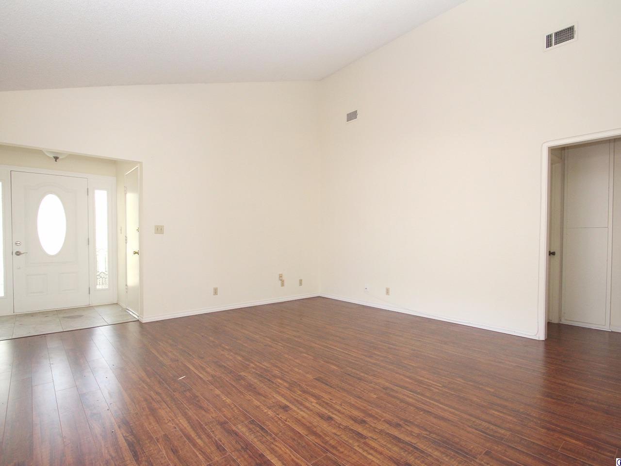 7631 Memory Drive Tujunga, CA 91042 - Photo 7 of 28 Gallery Image 7
