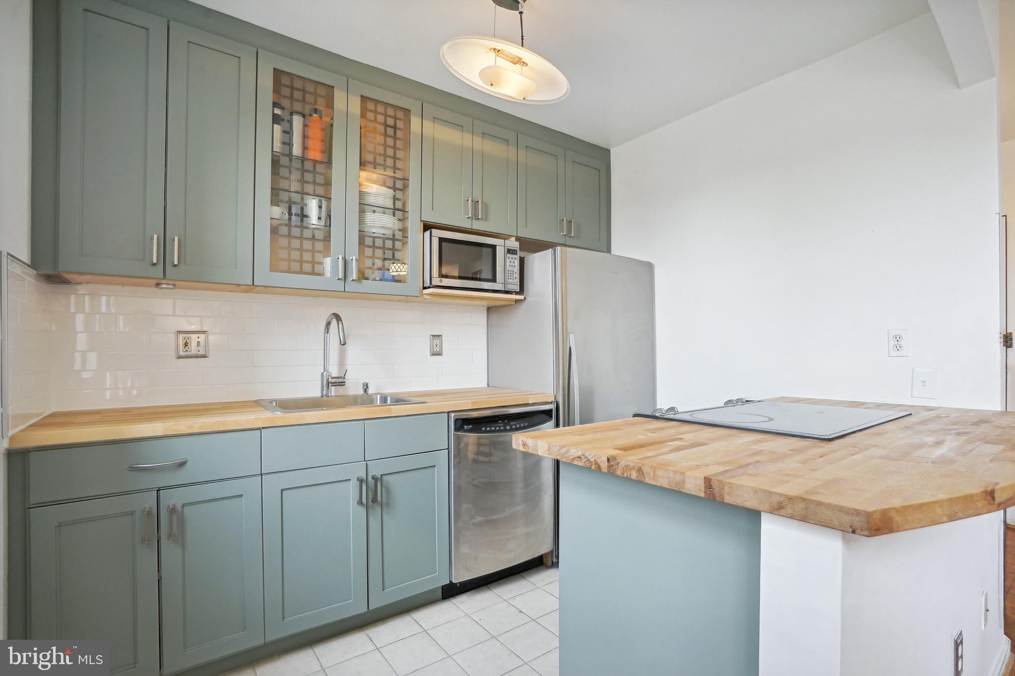 2001 16th Street Northwest, Unit 508 Washington, DC 20009 - Photo 4 of 10 Renovated kitchen