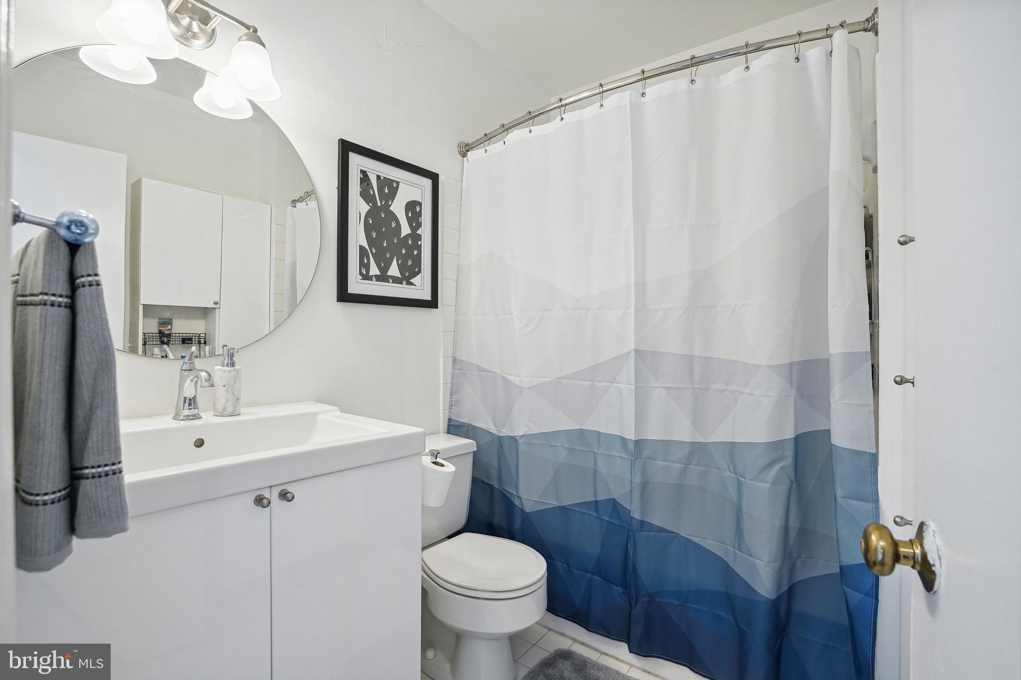 2001 16th Street Northwest, Unit 508 Washington, DC 20009 - Photo 7 of 10 Bathroom