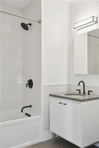 $4,995 | 1001 Julia Street, Unit 13A, New Orleans, LA 70113