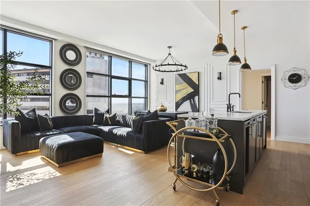 $4,995 | 1001 Julia Street, Unit 13A, New Orleans, LA 70113