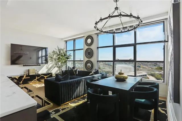 $4,995 | 1001 Julia Street, Unit 13A, New Orleans, LA 70113