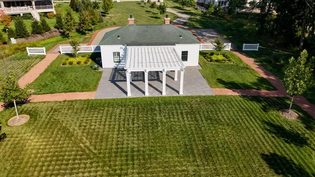 $2,400,000 | 210 Majestic Oak Court, Lake Forest, IL 60045