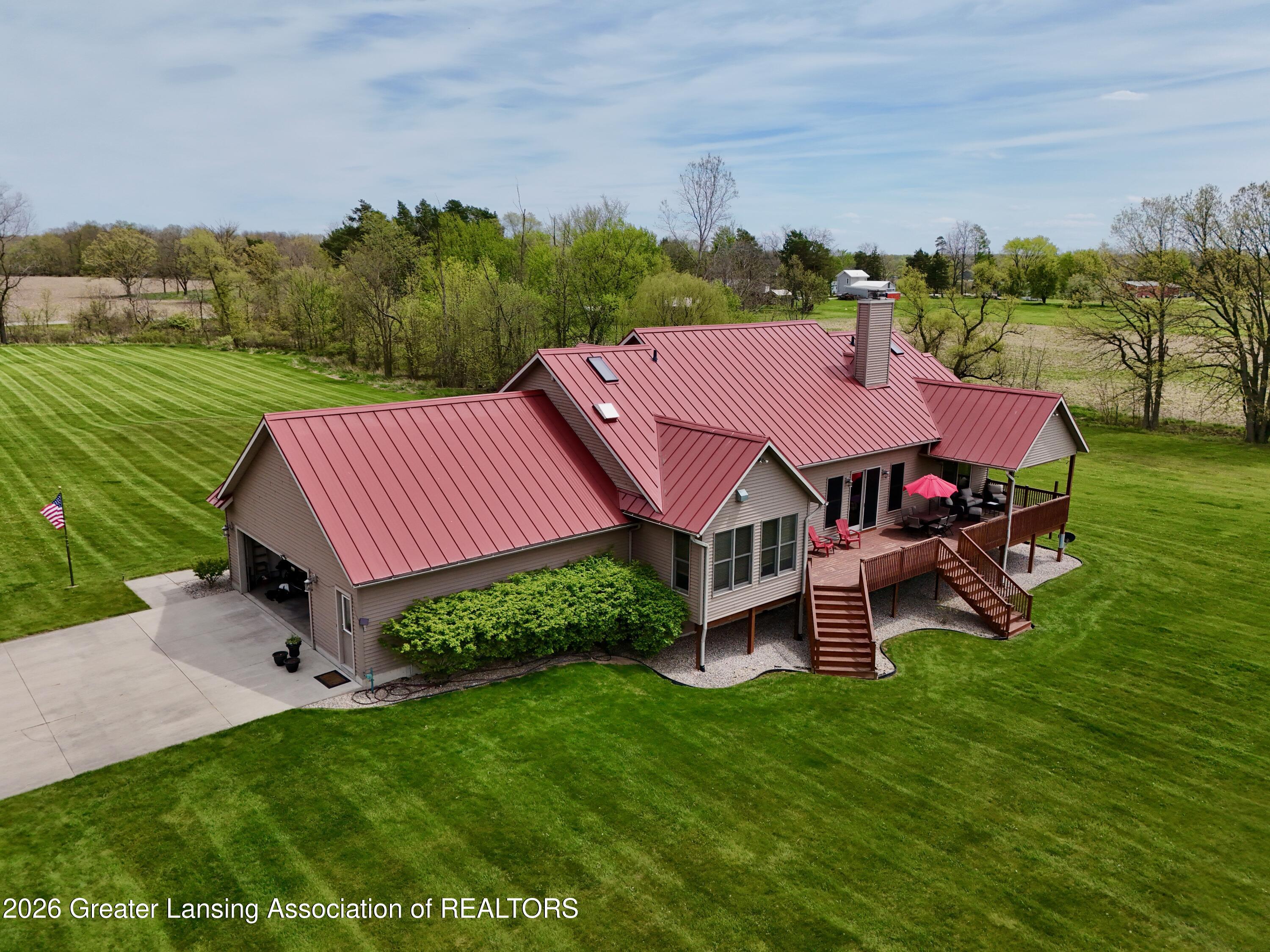 10272 South Wacousta Road Dewitt, MI 48820 - Photo 5 of 57 20260508_181841000_iOS
