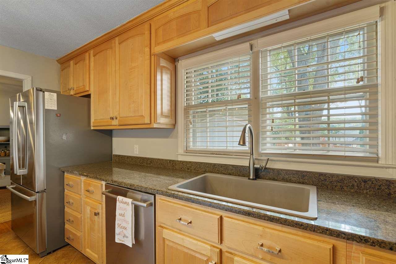 5133 Raintree Lane Greenville, SC 29615 - Photo 13 of 36 Gallery Image 13