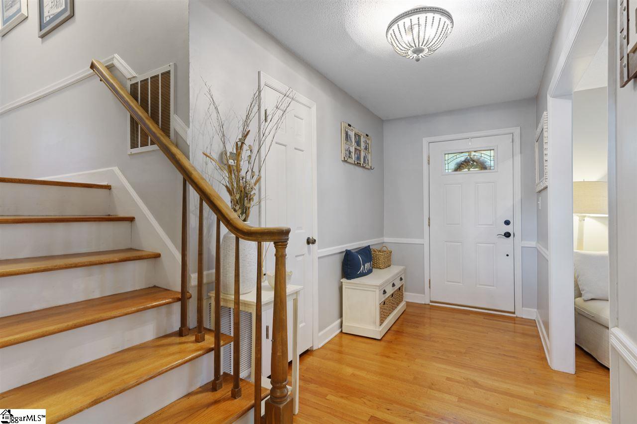 5133 Raintree Lane Greenville, SC 29615 - Photo 5 of 36 Gallery Image 5