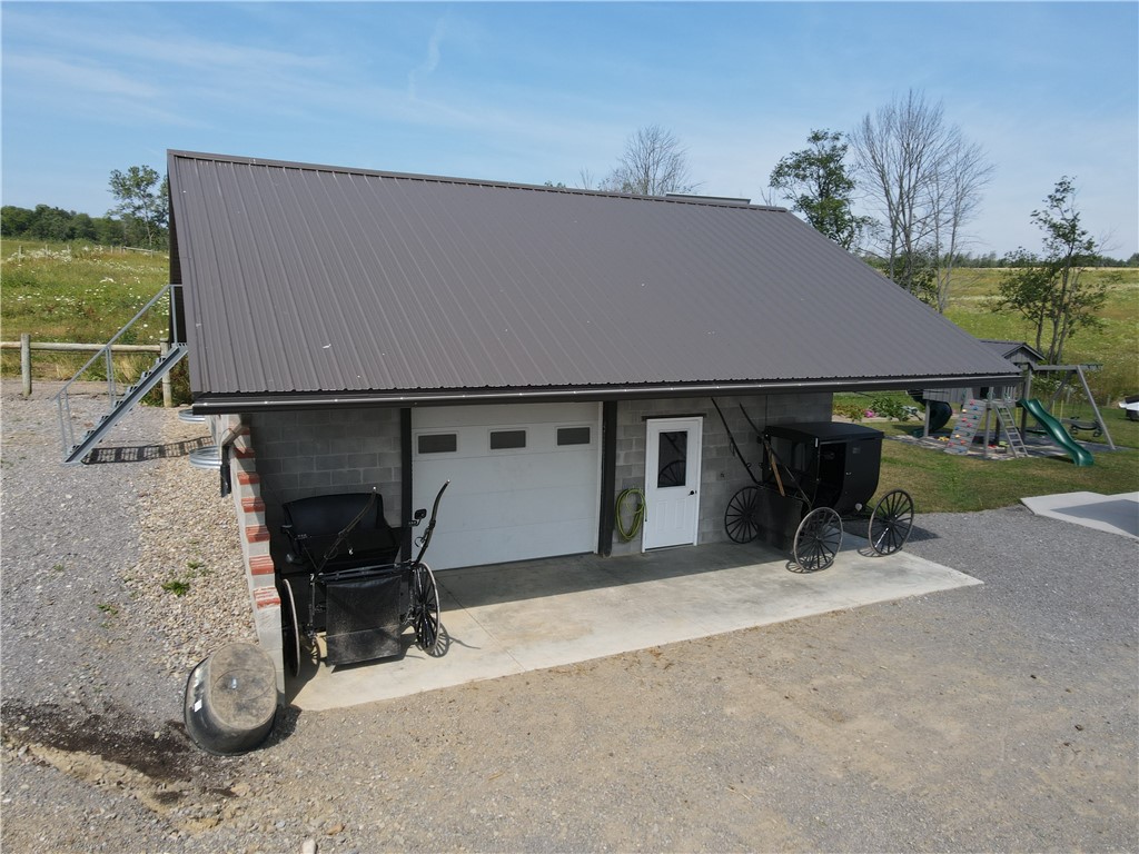 7690 Banks Road Pike, NY 14066 - Photo 4 of 49