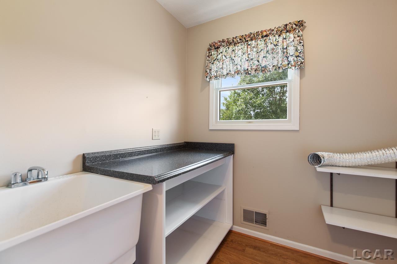3121 Cobblestone Ridge Tecumseh, MI 49286 - Photo 27 of 47 50114329-26.JPG