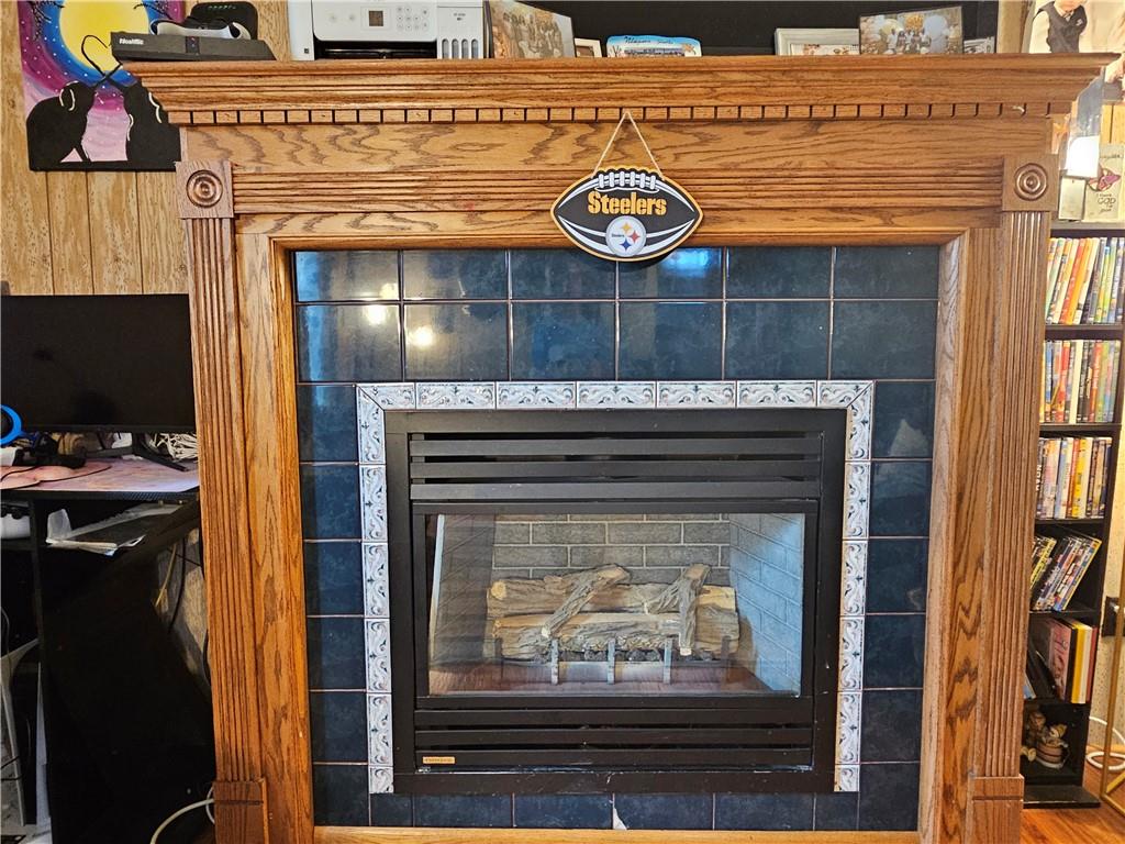 302 South Monroe Street Butler, PA 16001 - Photo 3 of 36 Gas fireplace