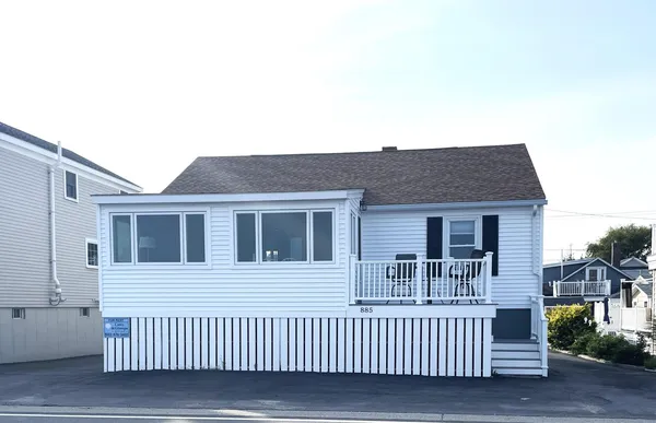 $2,700 | 885 Ocean Boulevard, Hampton, NH 03842