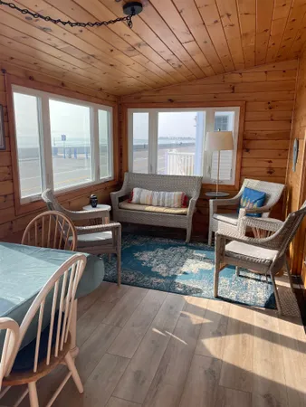 $2,700 | 885 Ocean Boulevard, Hampton, NH 03842