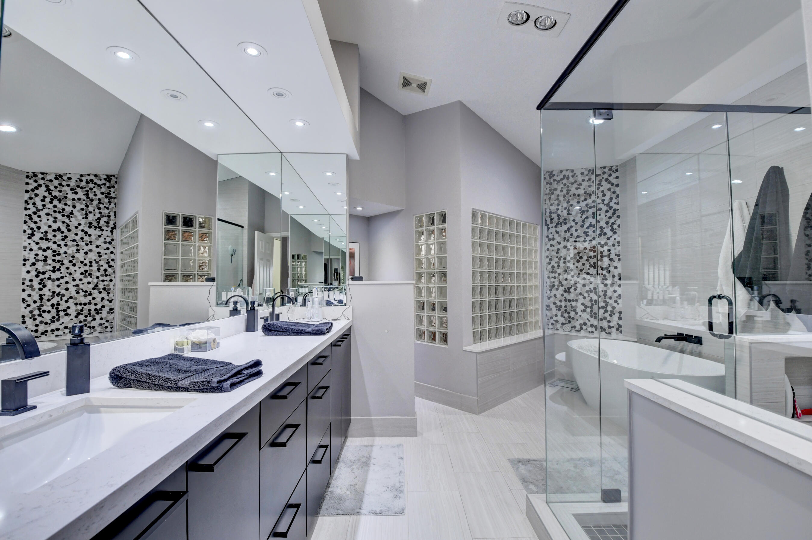 22585 Esplanada Drive Boca Raton, FL 33433 - Photo 20 of 83 Primary Bathroom