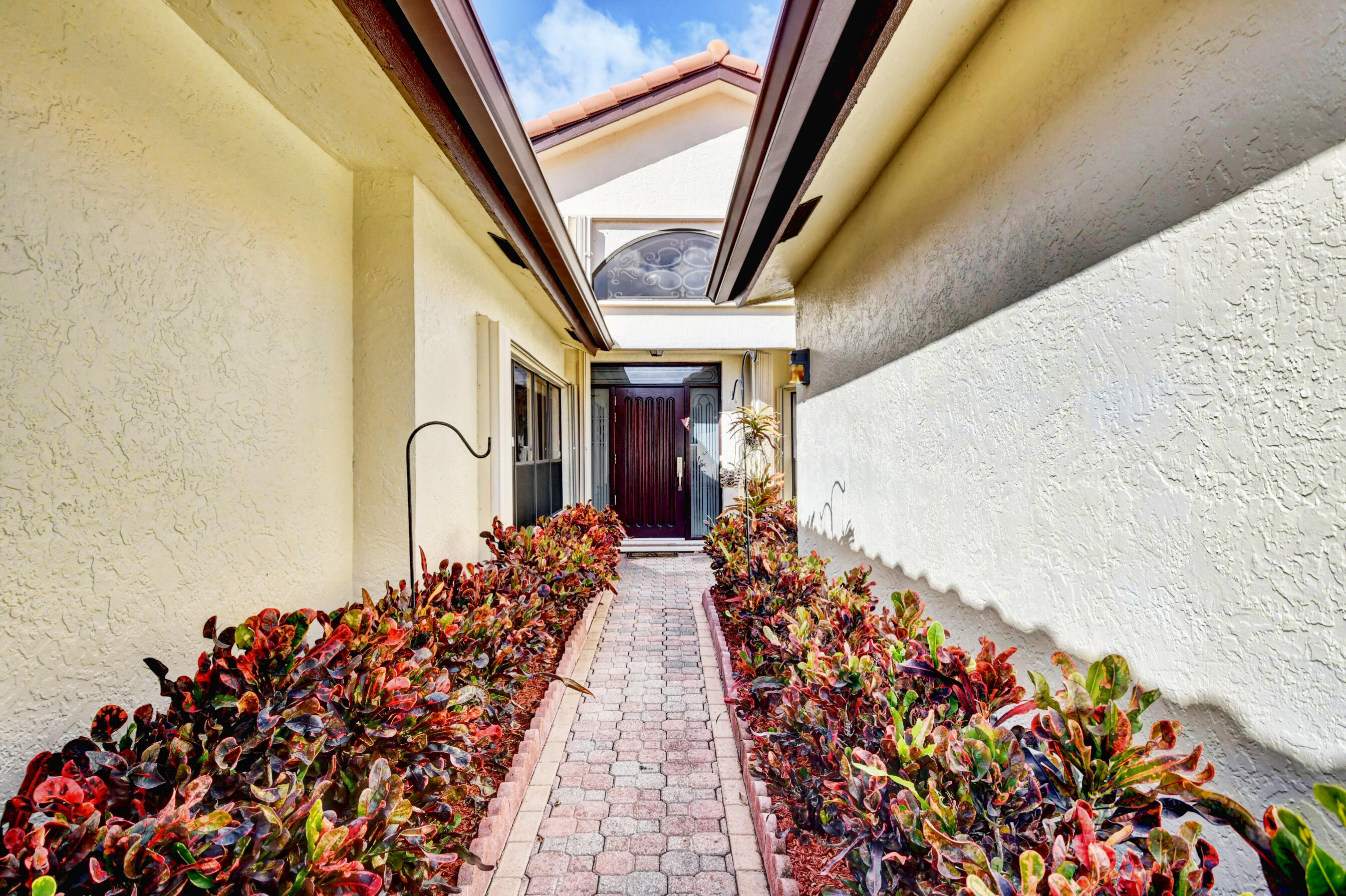 22585 Esplanada Drive Boca Raton, FL 33433 - Photo 3 of 83 Entry to front door