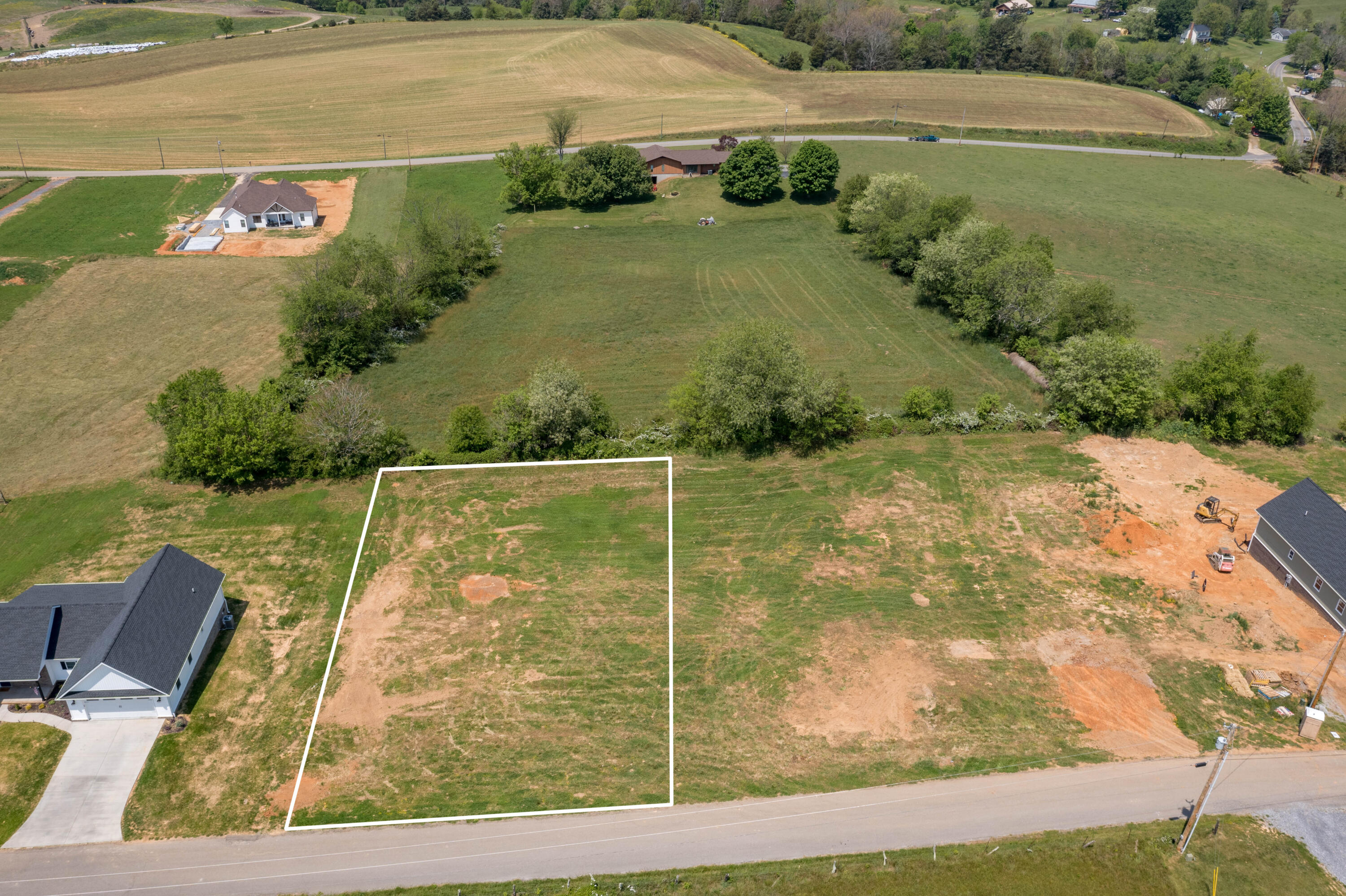 195 Barnett Road, Unit 7 Jonesborough, TN 37659 - Photo 2 of 37 195 & 189 Barnett Rd (2 of 43)