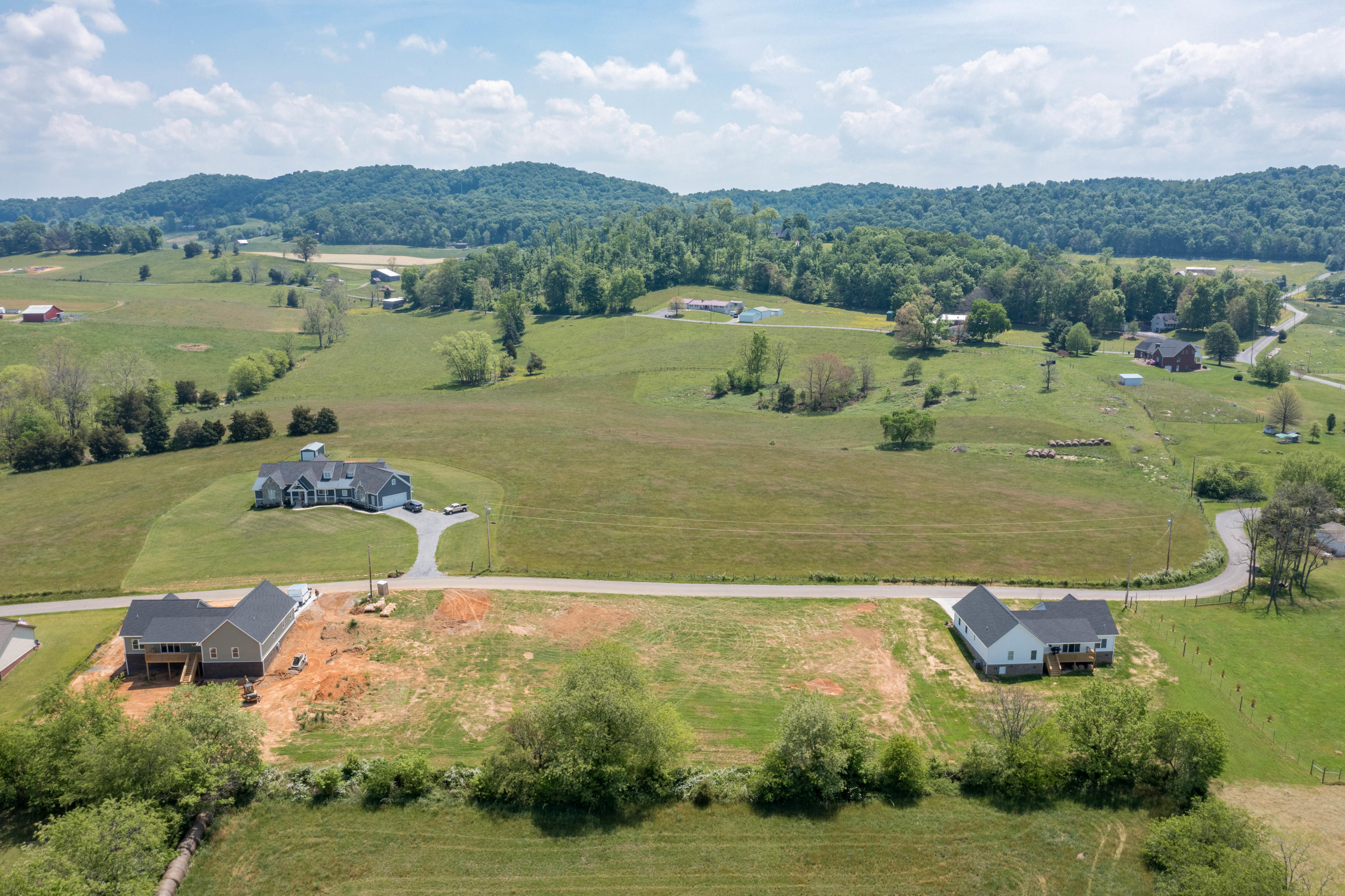 195 Barnett Road, Unit 7 Jonesborough, TN 37659 - Photo 3 of 37 195 & 189 Barnett Rd (3 of 43)