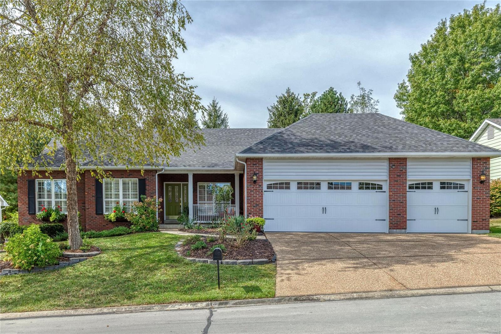 277 Ashdown Forest Weldon Spring, MO 63304 - Photo 2 of 41 Gallery Image 2