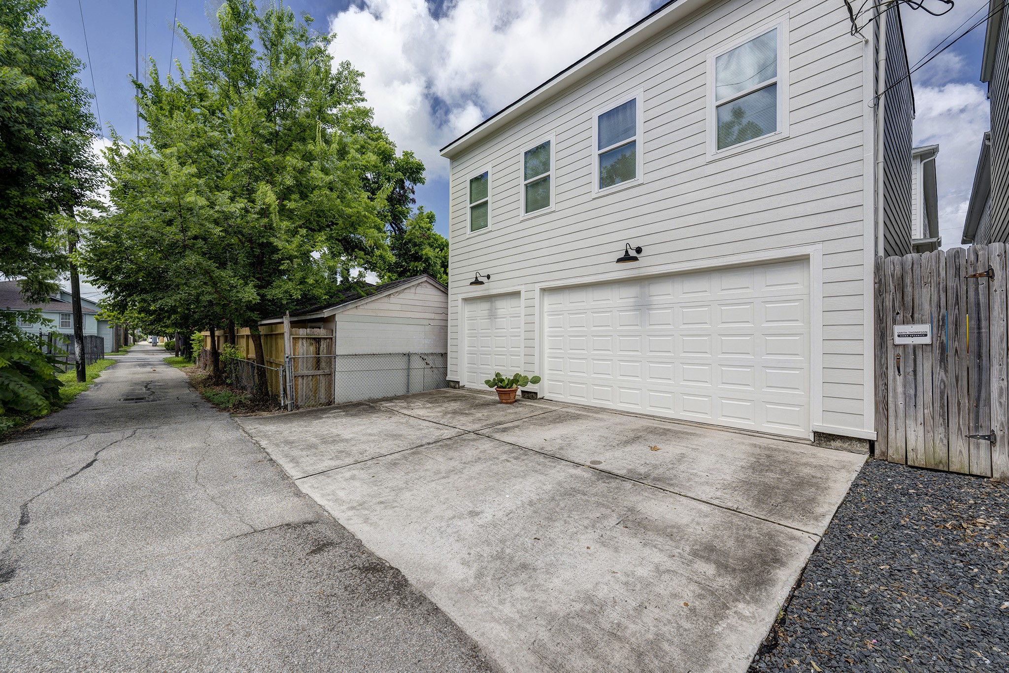 1010 Nicholson Street Houston, TX 77008 - Photo 28 of 28 a view of garage and yard